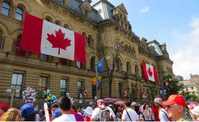 BC省雇主擔(dān)?！N售經(jīng)理快速移民加拿大