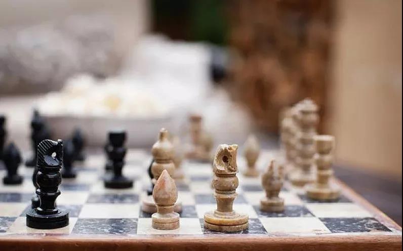 從“人生布局”的角度出發(fā)，就可理解富人紛紛移民的背后邏輯